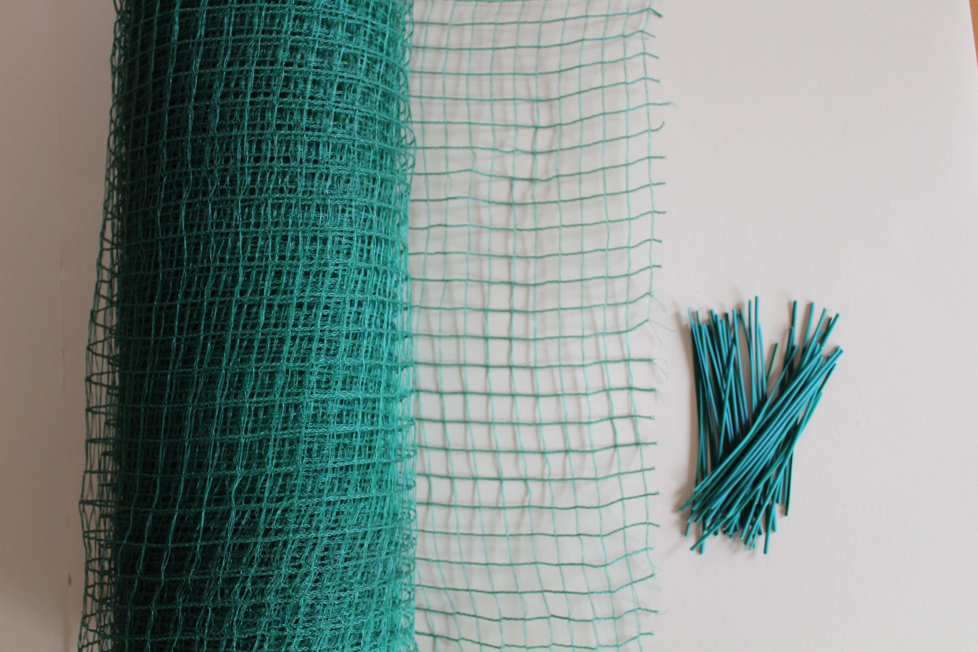 bulk fishing netting Deer Terrent Landscape Netting, Bulk Rolls, Deer Net, Garden Net, Plant Covers, Protects from Snow Damage, 330 feet Length x 60 inch Height